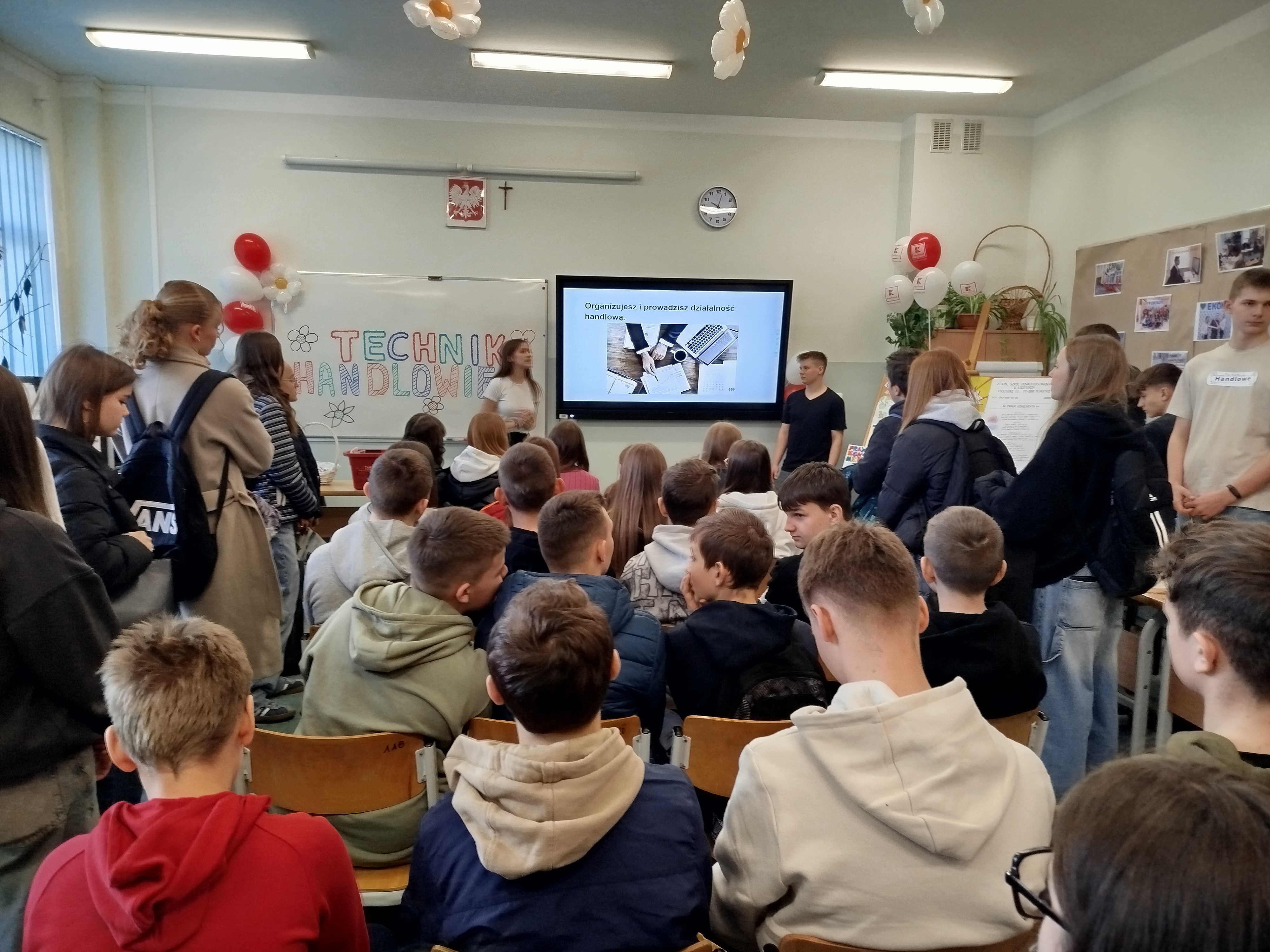 Uczniowie klas 7 i 8 na Targach Edukacji i Pracy w Bytowie