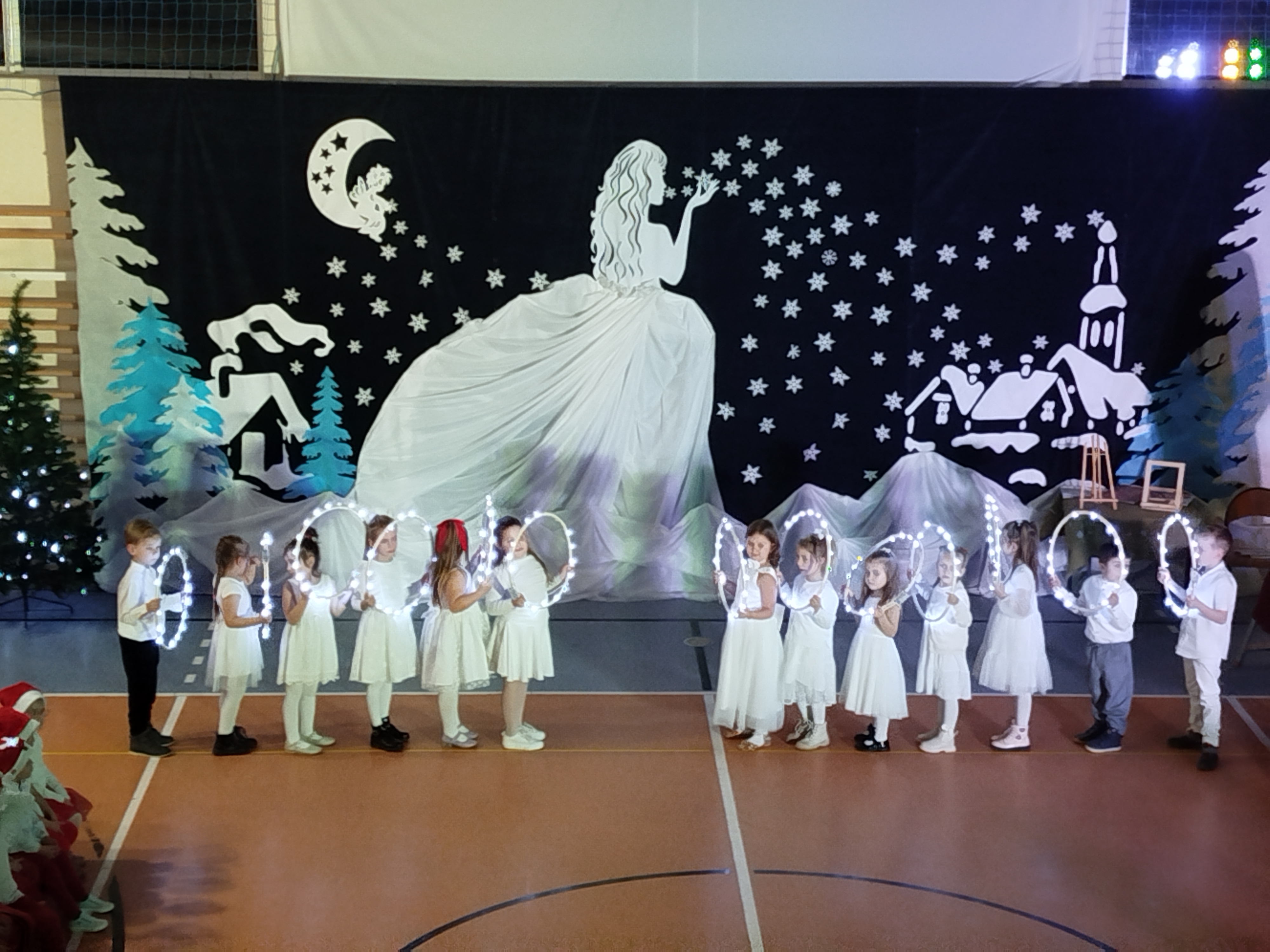 Świąteczny kiermasz charytatywny – relacja z wydarzenia