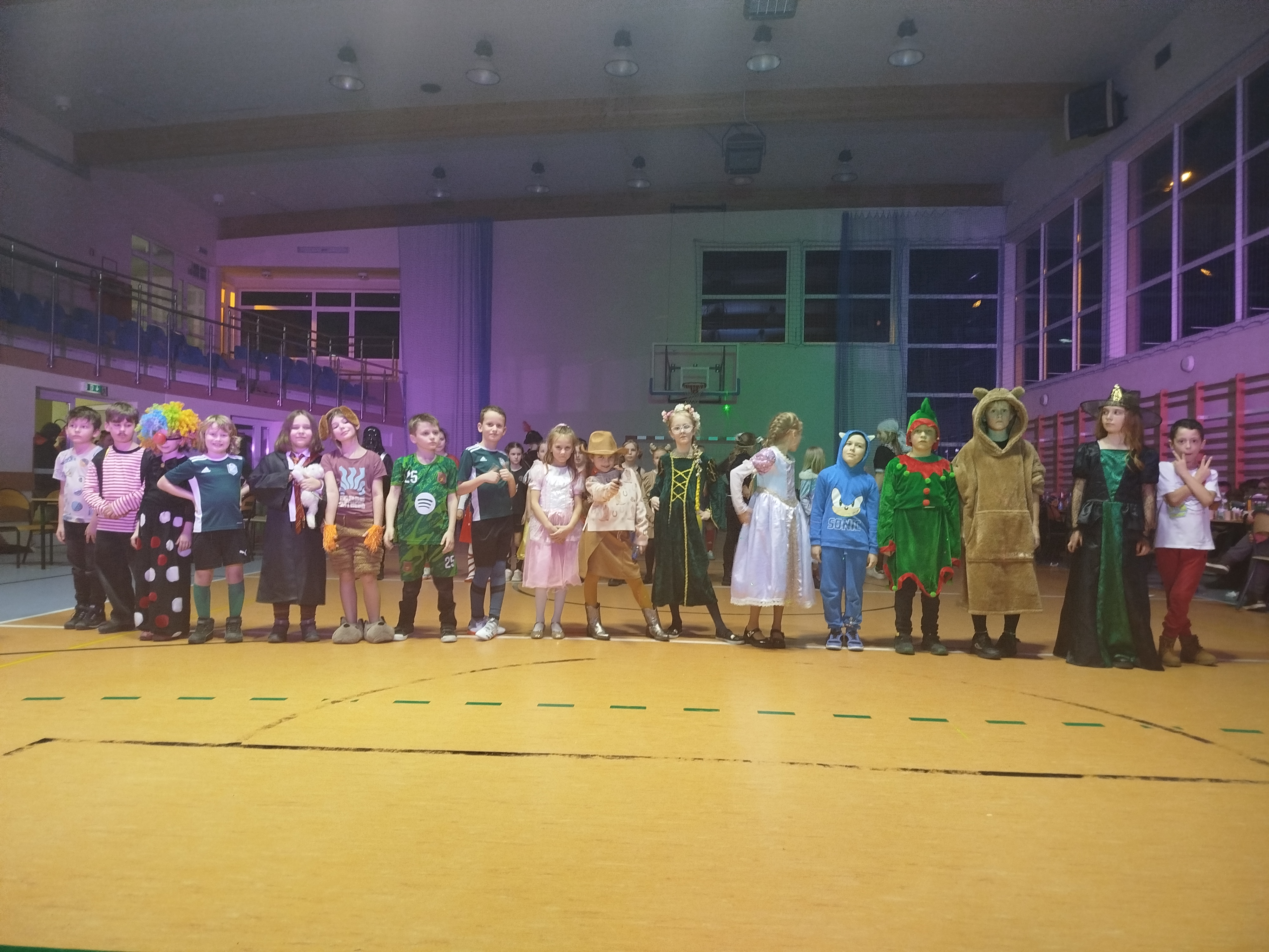 Bal karnawałowy dla uczniów klas I–VIII