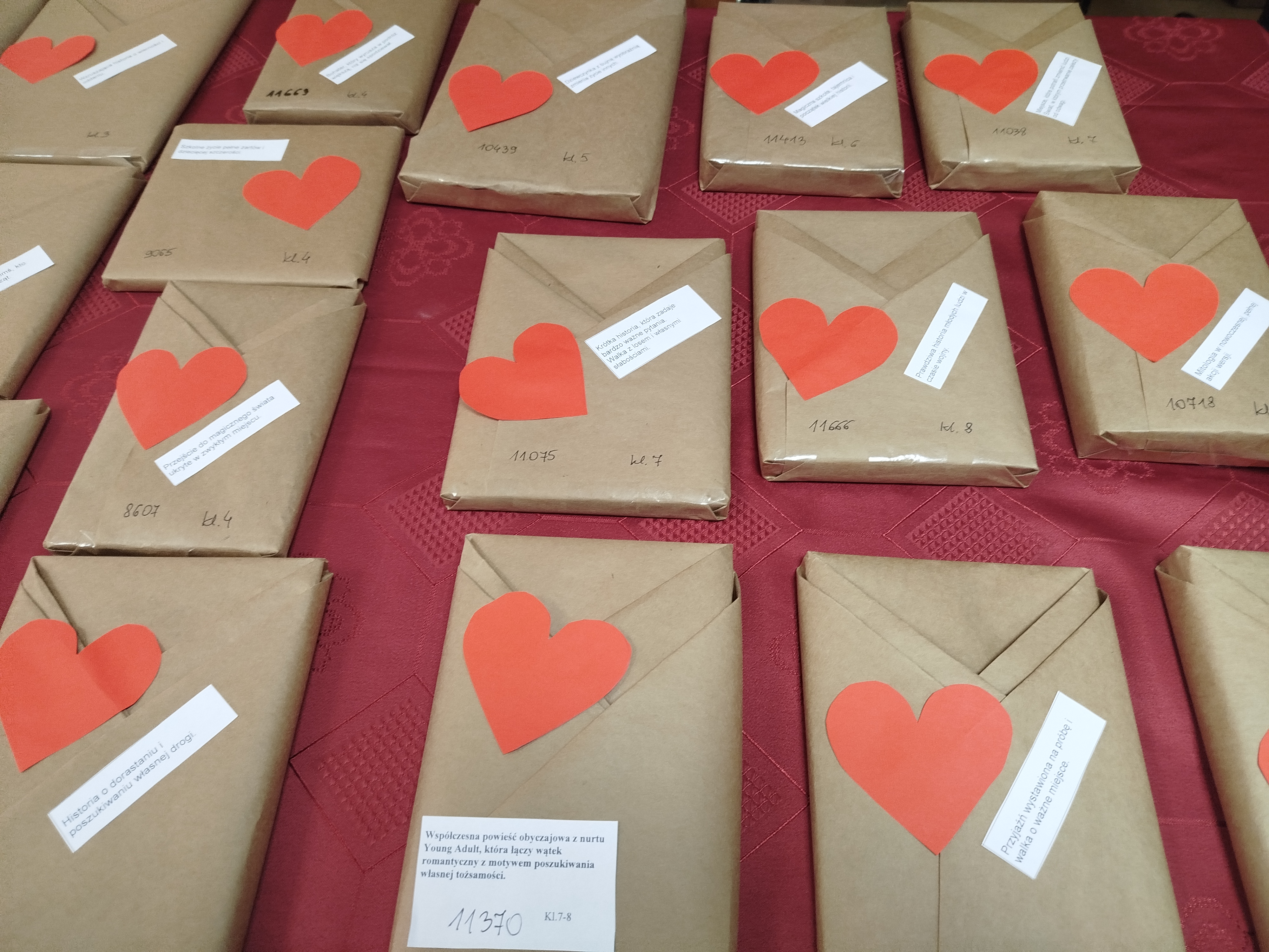 Randka w ciemno z książką – walentynki w szkolnej bibliotece za nami! ❤️...