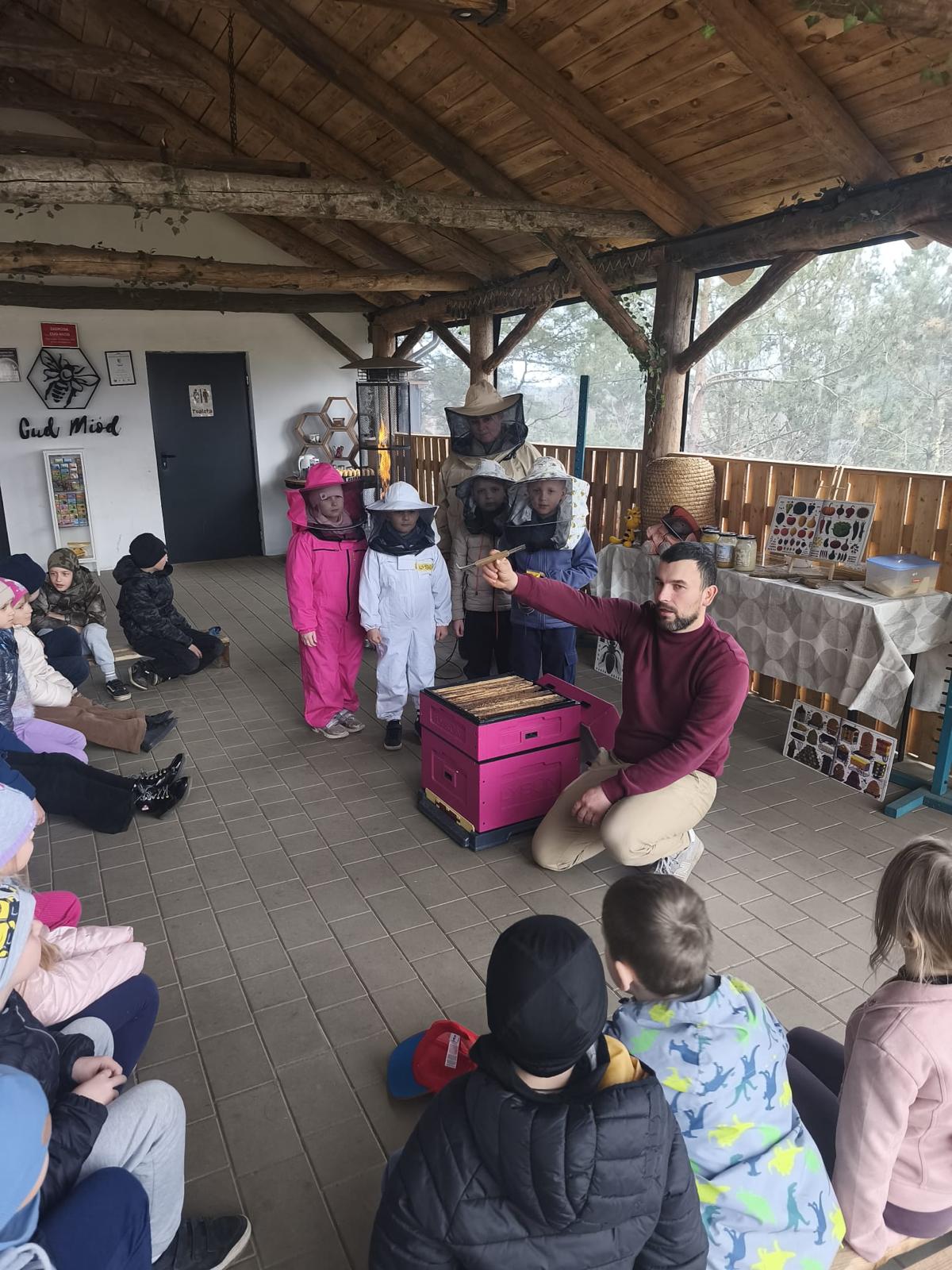 Spotkanie z pszczelarzem