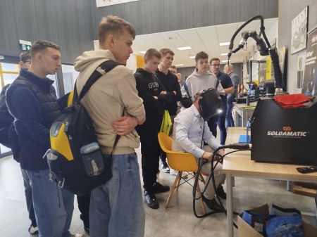 Wycieczka klasy ósmej na Targi Edukacji i Pracy w Bytowie